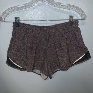 Lululemon Hotty Hot Low-Rise Lined Short 2.5"